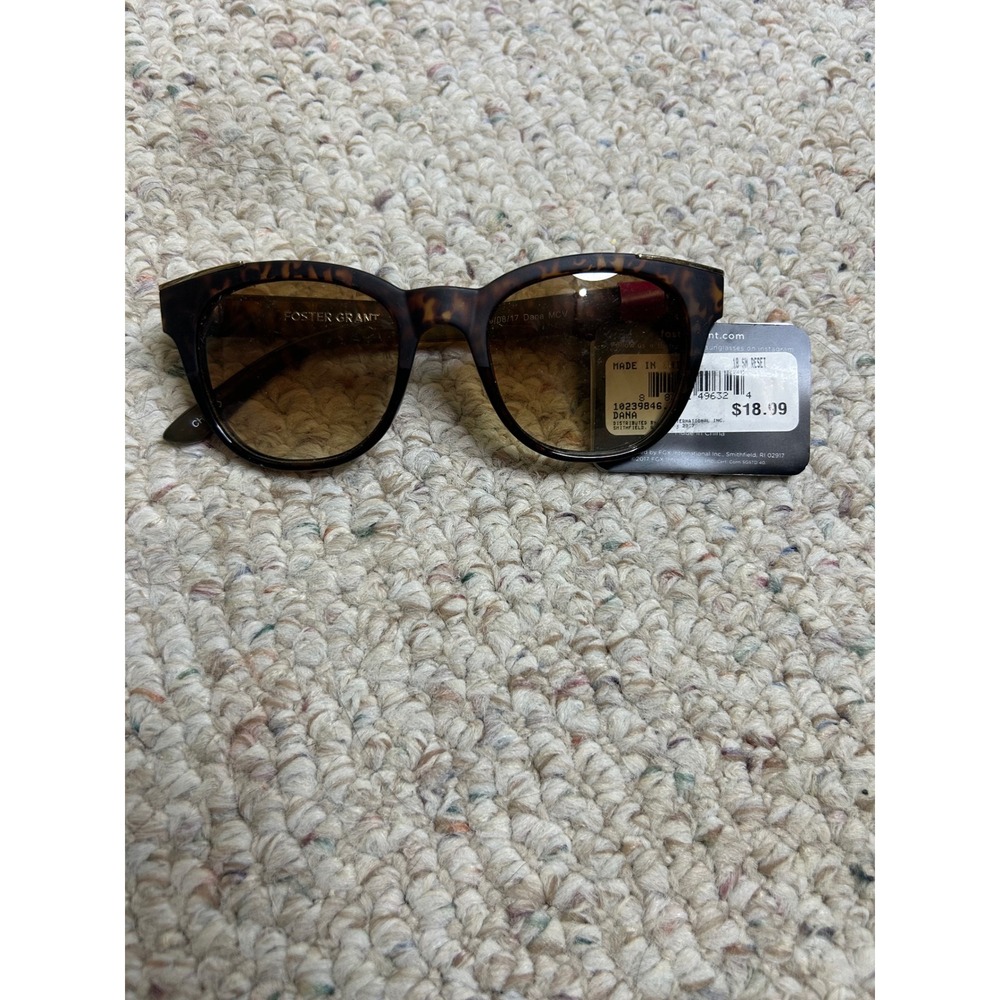 Foster Grant Dana MCV Tortoise Shell Round Sunglasses Brown Gradient Lens NEW